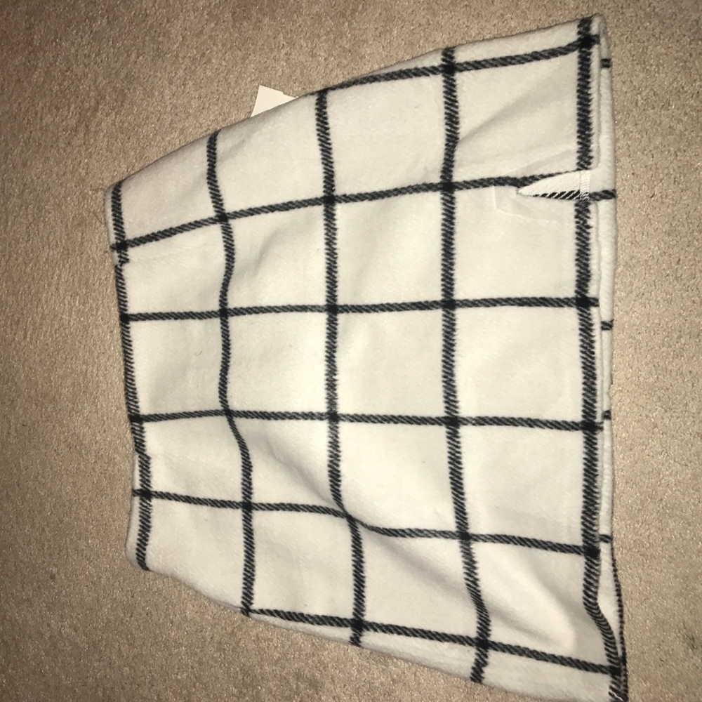 Plaid mini skirt - Picture 2 of 2